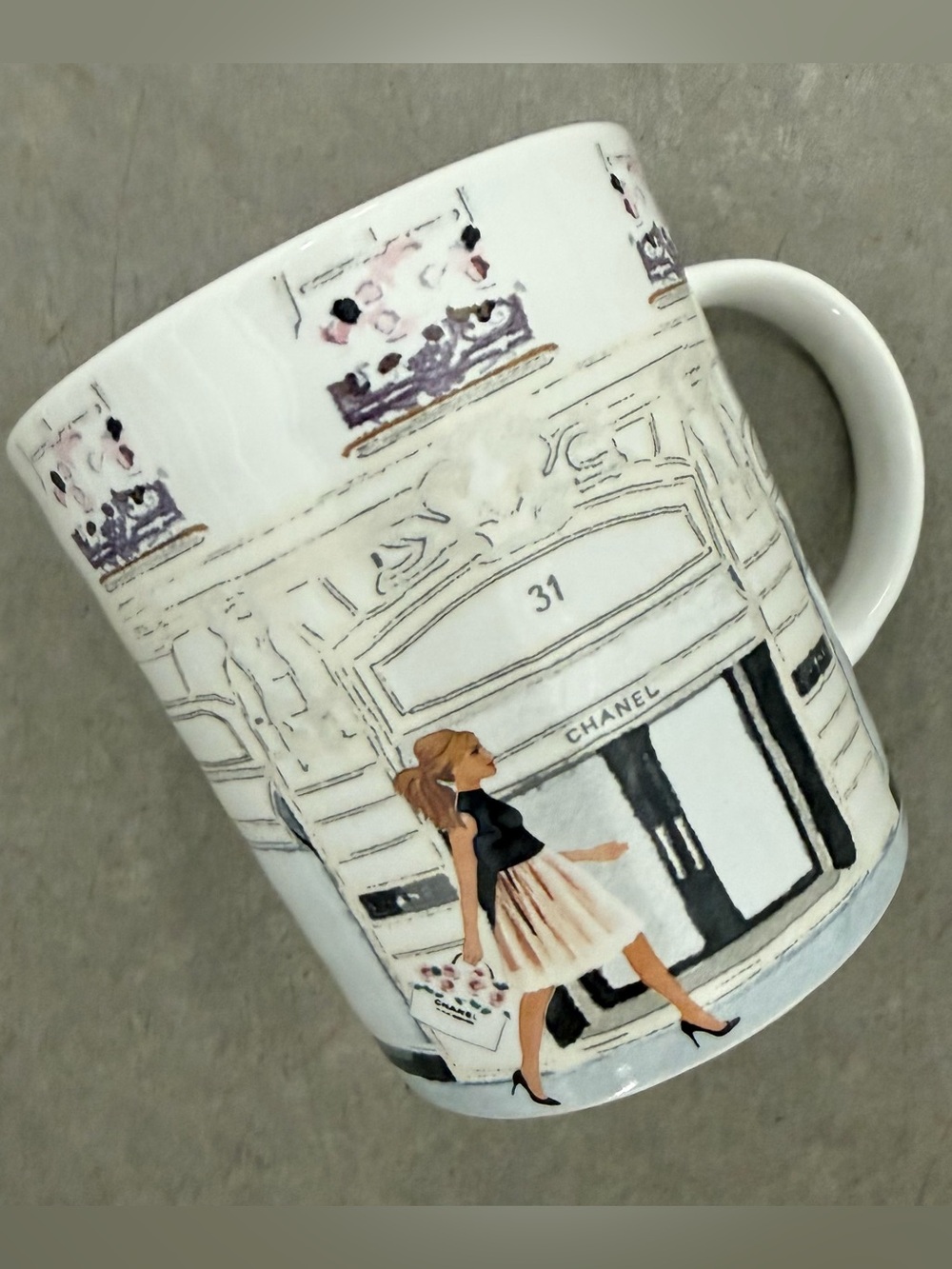Amanda Greenwood Art Chanel Store Scene w/Shopper XL Mug 4”D x 4-3/4”H - NWOT